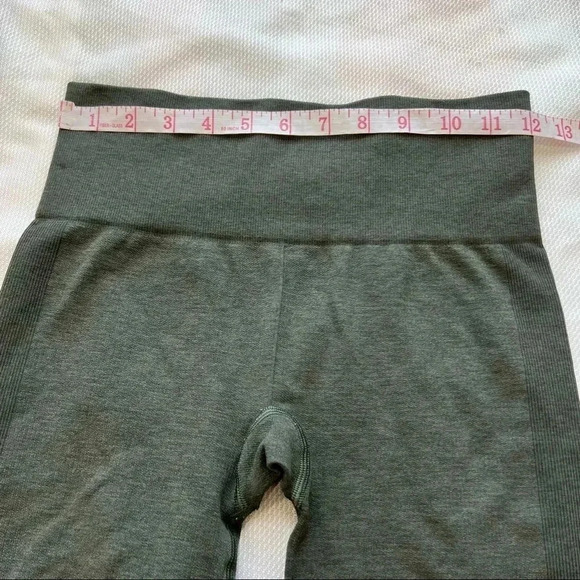 Lululemon Seamlessly Street Crop Heathered Gator Green Size 4 - Picture 8 of 11